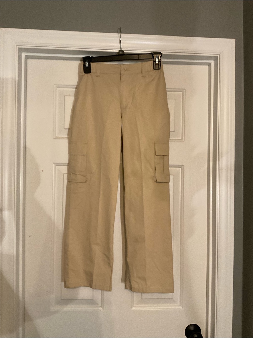 NEW w/Tags Girls Magellan Beige Cargo Pants with Side Pockets - M